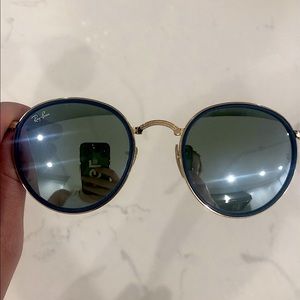 Ray Ban Round Sunglasses - Mirrored lens
